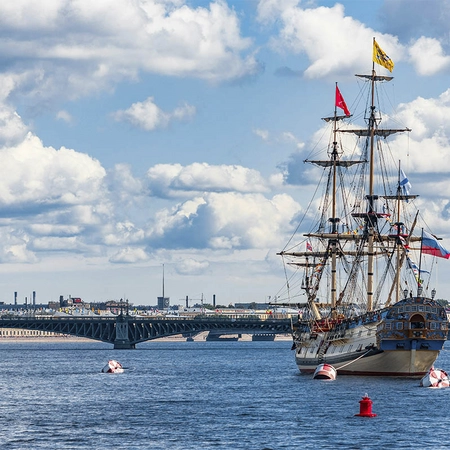Корабль в Санкт-Петербурге