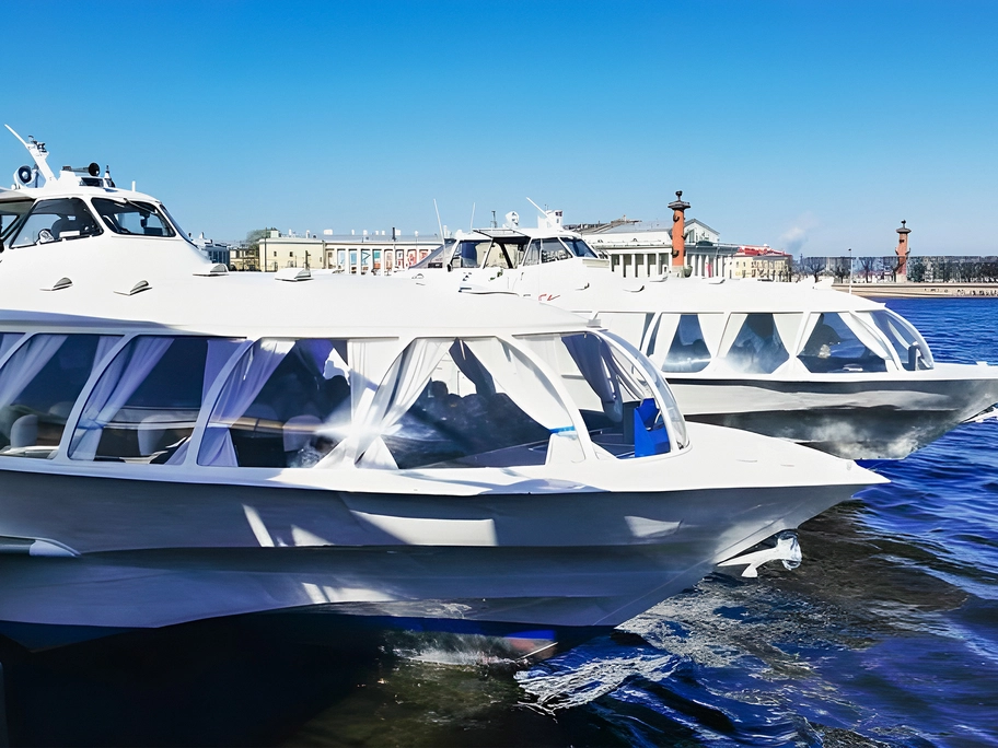 Скоростное судно до Петергофа