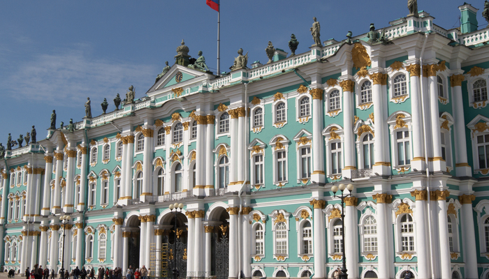 winter-palace-in-saint-petersburg