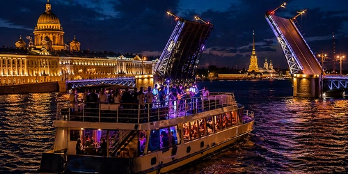 Ночной круиз-концерт