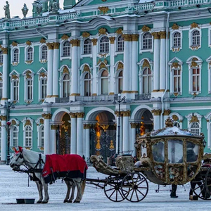 Карета возле Эрмитажа