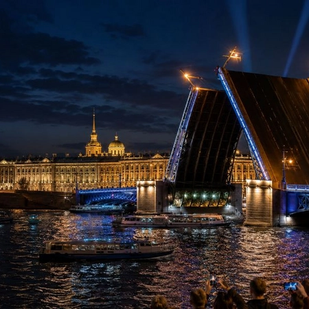 Дворцовый мост под музыку
